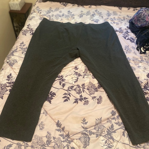 Pennington's Plus-Size Leggings, Grey, Size 5X - Picture 2 of 2
